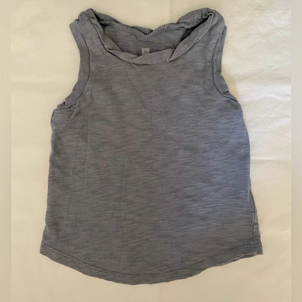 Bundle of 4 GAP toddler tank tops - size 2T